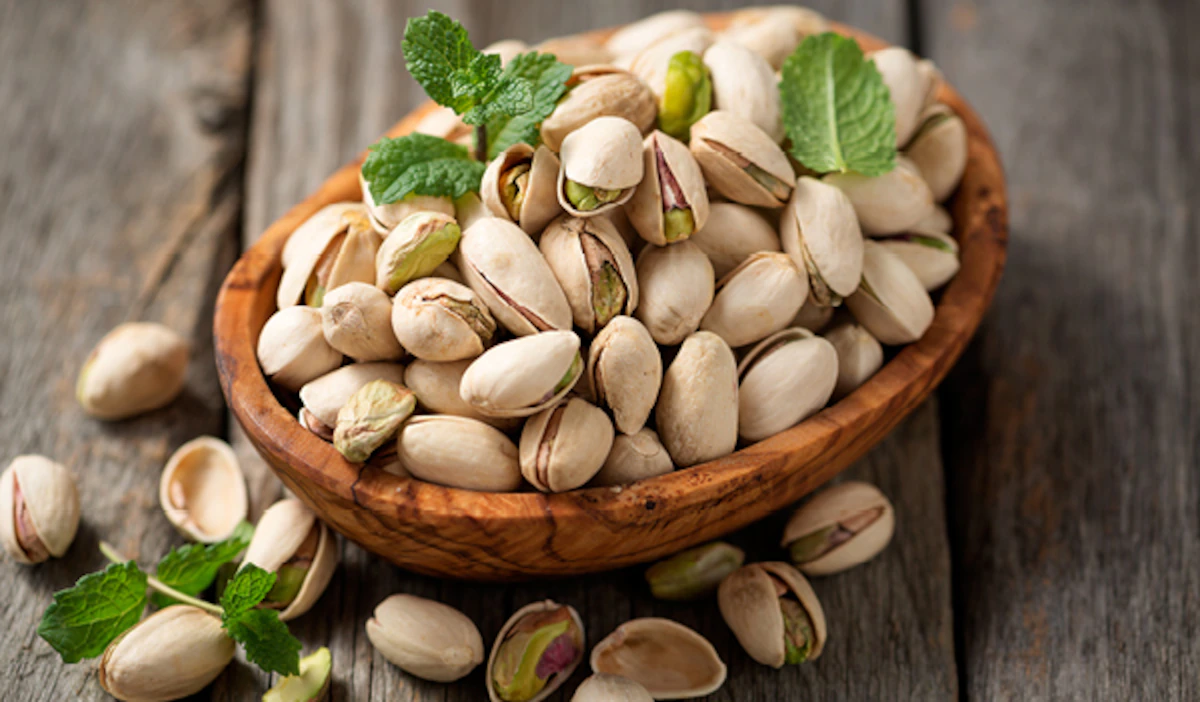 14-Pistachio-Benefits-that-Prove-this-is-the-Best-Snack-Ever_mobilehome.webp